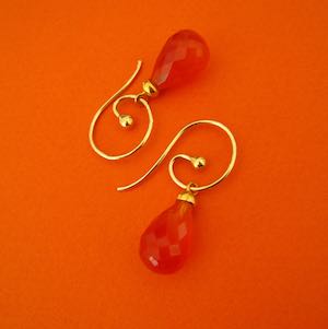 Schmuckatelier Sabine Mittermayer_585-Gold-Wechselbuegel-mit-Karneol-300